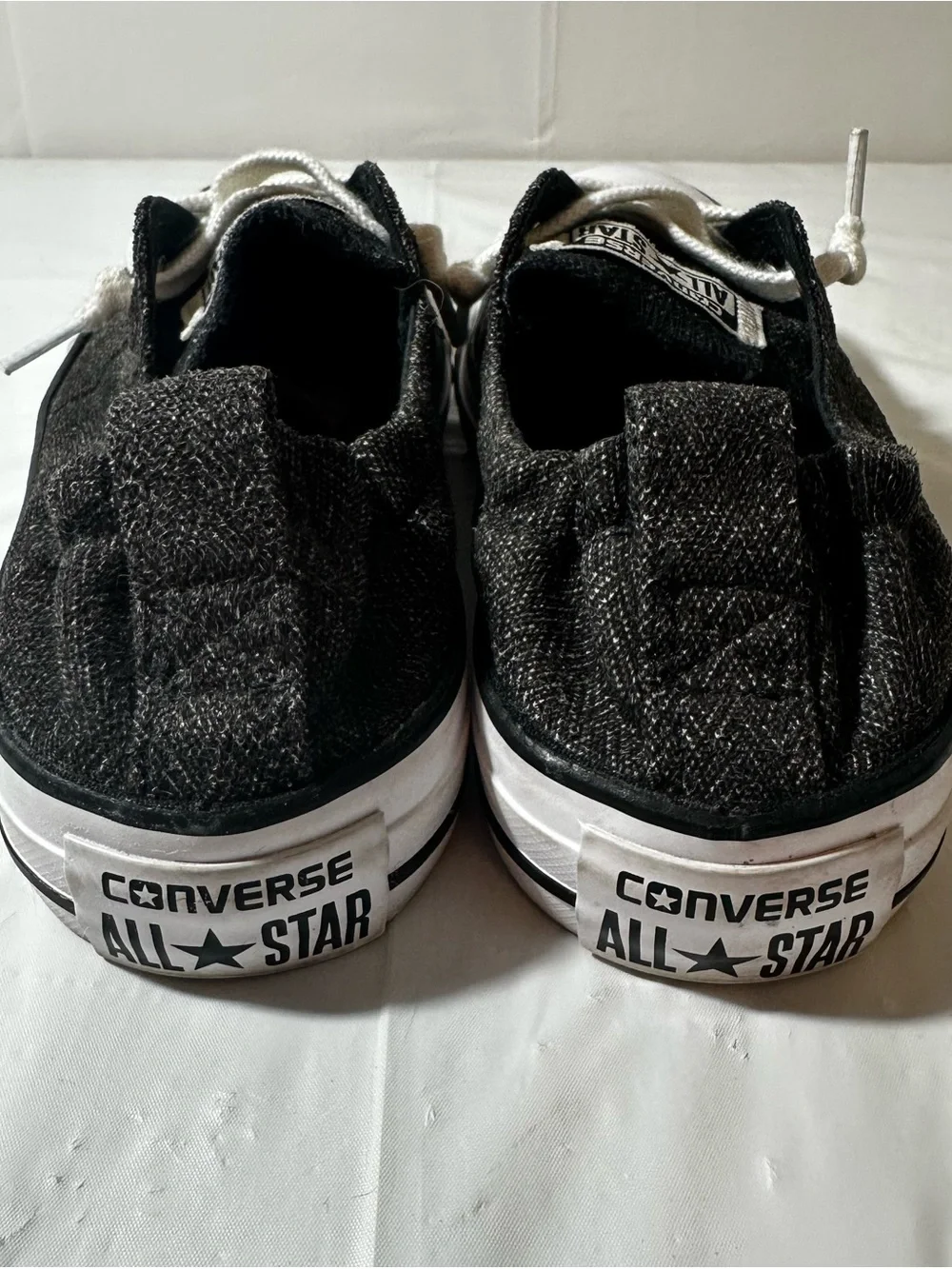 CONVERSE Women’s Size 6/Kids Size 4Y Black and White Canvas Low-Top Sneakers